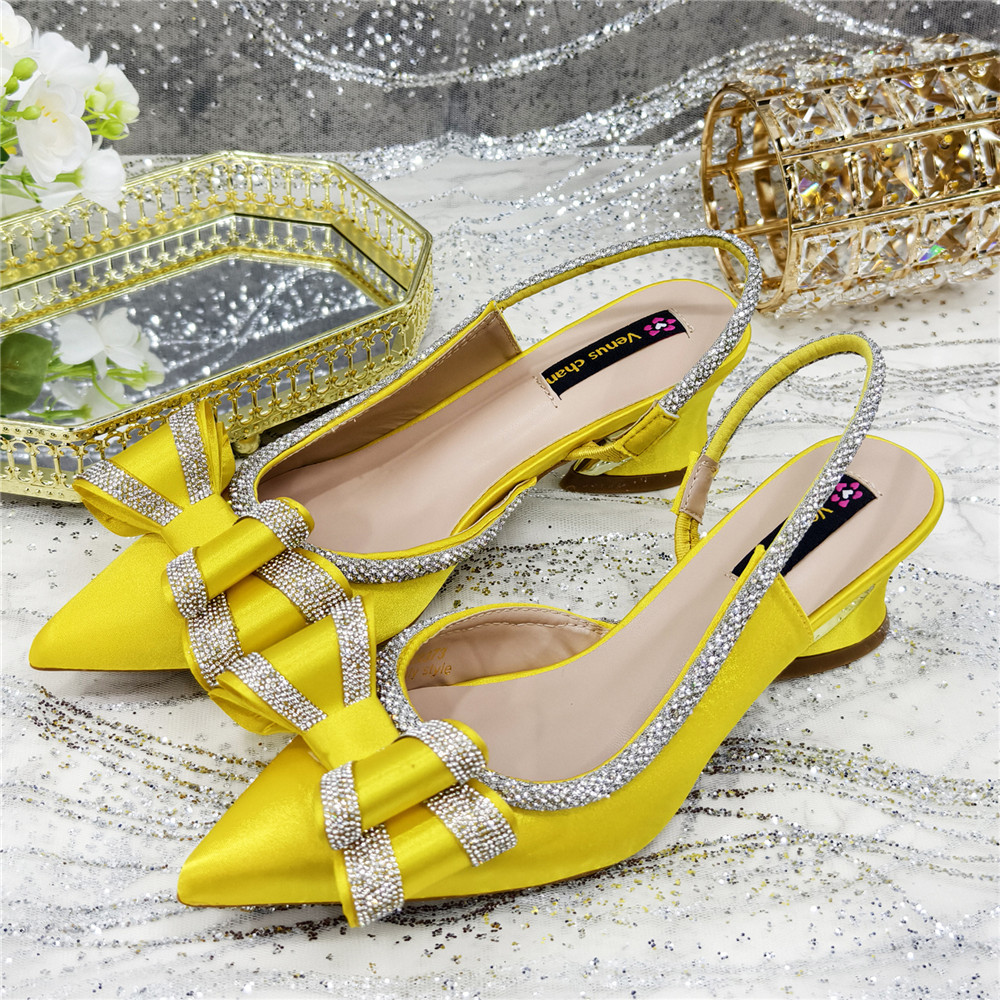 Elegant Yellow Satin Rhineston - Wedding Packaging ulasan dan harga