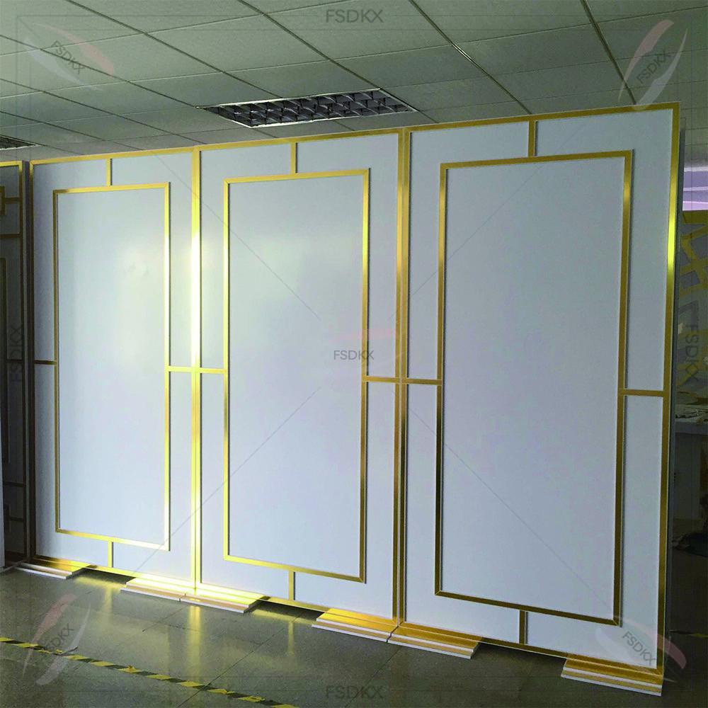 Shiny Gold Party Supplies Back - Wedding Supply Rentals ulasan dan harga