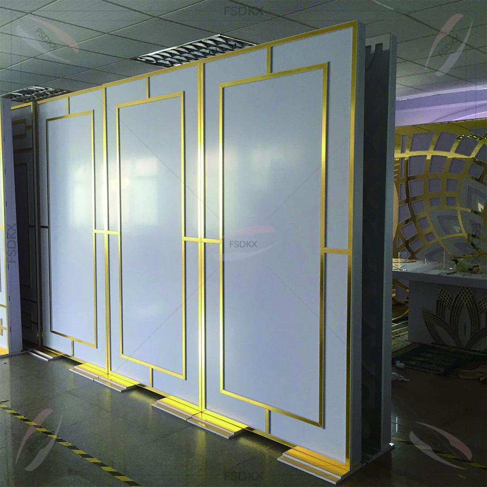 Shiny Gold Party Supplies Back - Wedding Supply Rentals ulasan dan harga